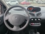 Renault Twingo 1.2 16V Authentique | Met afneembare trekhaak en cruise control!