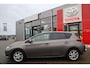 Toyota Auris 1.8 HYBRID DYNAMIC 5-DEURS NAVI AFN-TREKHAAK CRUISE LM-VELGEN PARKEERCAMERA KEYLESS