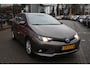 Toyota Auris 1.8 HYBRID DYNAMIC 5-DEURS NAVI AFN-TREKHAAK CRUISE LM-VELGEN PARKEERCAMERA KEYLESS