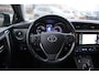 Toyota Auris 1.8 HYBRID DYNAMIC 5-DEURS NAVI AFN-TREKHAAK CRUISE LM-VELGEN PARKEERCAMERA KEYLESS