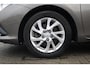 Toyota Auris 1.8 HYBRID DYNAMIC 5-DEURS NAVI AFN-TREKHAAK CRUISE LM-VELGEN PARKEERCAMERA KEYLESS