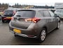 Toyota Auris 1.8 HYBRID DYNAMIC 5-DEURS NAVI AFN-TREKHAAK CRUISE LM-VELGEN PARKEERCAMERA KEYLESS