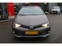 Toyota Auris 1.8 HYBRID DYNAMIC 5-DEURS NAVI AFN-TREKHAAK CRUISE LM-VELGEN PARKEERCAMERA KEYLESS