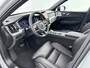 Volvo XC60 T6 Recharge Ultra Black Edition | Facelift | 22" | Luchtvering | Bowers & Wilkins | Geventileerd Nappa | Massagestoelen | 360 Camera | Getint glas | Head-up | Leder dashboard | Full LED