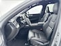 Volvo XC60 T6 Recharge Ultra Black Edition | Facelift | 22" | Luchtvering | Bowers & Wilkins | Geventileerd Nappa | Massagestoelen | 360 Camera | Getint glas | Head-up | Leder dashboard | Full LED