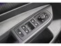 Volkswagen Golf 1.5 eTSI R-Line / PANO. / IQ. LIGHT / 19'' LMV / CAMERA /