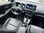 Hyundai Kona 1.6 GDI HEV Premium | Lederen bekleding | Trekhaak | 18'' 2-tone Lmv | Head up display | Adaptieve cruisecontrol |