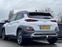 Hyundai Kona 1.6 GDI HEV Premium | Lederen bekleding | Trekhaak | 18'' 2-tone Lmv | Head up display | Adaptieve cruisecontrol |