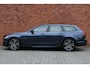 Volvo V90 T8 Plug-in hybrid AWD Ultra Executive Edition | 360 Graden camera | Bowers&Wilkins geluidsinstallatie | Panoramisch dak met schuif-/kantel functie | Adaptieve Luchtvering | Voor-/achter stoelen verwarmd | Geventileerde stoelen voor | Massage functie stoel voor | Interieur voorverwarm installatie | Elektrisch verstelbare stoelen met memory functie voor | Gelamineerde zijruiten rondom |