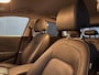 Hyundai Kona Electric EV Premium 64 kWh BV/ Instaplijsten / Trekhaak met afneembare kogel / 3-fase lader / Apple Carplay/Android Auto / Stoelverwarming /verkoeling /
