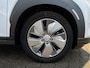 Hyundai Kona Electric EV Premium 64 kWh BV/ Instaplijsten / Trekhaak met afneembare kogel / 3-fase lader / Apple Carplay/Android Auto / Stoelverwarming /verkoeling /