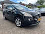 Peugeot 3008 1.6, Nieuwe banden, Nieuwe Ketting, Trekhaak, Panodak, Navi, rijklaar!