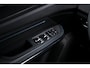 Lynk & Co 01 1.5 Plug-in Hybrid | Panoramadak | Adaptive cruise control | LED koplampen | Camera | 20 inch velgen | Climate control | Apple Carplay / Android Auto |