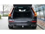 Volvo XC60 2.0 T8 AWD 299kW/407pk Aut8 Twin Engine R-Design LUCHTVERING + PANORAMADAK + SPORTSTOELEN + LEDEREN BEKLEDING + CRUISE + SUBWOOFER + EL.TREKHAAK + STOELVERWARMING + LANE ASSIST + KEYLESS ENTRY&GO + CAMERA + PARKEERSENSOREN A + 21" LM-VELGEN!!