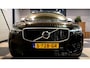 Volvo XC60 2.0 T8 AWD 299kW/407pk Aut8 Twin Engine R-Design LUCHTVERING + PANORAMADAK + SPORTSTOELEN + LEDEREN BEKLEDING + CRUISE + SUBWOOFER + EL.TREKHAAK + STOELVERWARMING + LANE ASSIST + KEYLESS ENTRY&GO + CAMERA + PARKEERSENSOREN A + 21" LM-VELGEN!!
