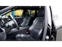 Volvo XC60 2.0 T8 AWD 299kW/407pk Aut8 Twin Engine R-Design LUCHTVERING + PANORAMADAK + SPORTSTOELEN + LEDEREN BEKLEDING + CRUISE + SUBWOOFER + EL.TREKHAAK + STOELVERWARMING + LANE ASSIST + KEYLESS ENTRY&GO + CAMERA + PARKEERSENSOREN A + 21" LM-VELGEN!!