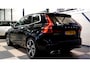 Volvo XC60 2.0 T8 AWD 299kW/407pk Aut8 Twin Engine R-Design LUCHTVERING + PANORAMADAK + SPORTSTOELEN + LEDEREN BEKLEDING + CRUISE + SUBWOOFER + EL.TREKHAAK + STOELVERWARMING + LANE ASSIST + KEYLESS ENTRY&GO + CAMERA + PARKEERSENSOREN A + 21" LM-VELGEN!!