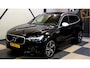 Volvo XC60 2.0 T8 AWD 299kW/407pk Aut8 Twin Engine R-Design LUCHTVERING + PANORAMADAK + SPORTSTOELEN + LEDEREN BEKLEDING + CRUISE + SUBWOOFER + EL.TREKHAAK + STOELVERWARMING + LANE ASSIST + KEYLESS ENTRY&GO + CAMERA + PARKEERSENSOREN A + 21" LM-VELGEN!!