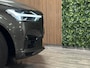 Volvo XC60 T8 AWD Recharge R-Design Pine Grey en vol! | Luchtvering | Trekhaak | Stoelventilatie | 360 Camera | Head-Up Display | Harman Kardon | Stoelmassage | Adaptieve Cruise Control | 21 Inch | Standkachel met Volvo On Call App |Stoelverwarming voor+achter | Stuurwielverwarming | Full LED meesturende koplampen | Pilot Assist | BLIS Dode Hoek Detectie | Elektrische voorstoelen geheugen | Nappa lederen bekleding | Zitting verlenging voorstoelen | Lederen dashboard | Gelamineerde/geluidwerende zijruiten | Schuifdak | Keyless Drive | Parkeersensoren voor+achter | Privacy Glass | Elektrisch bedienbare achterklep | DAB Radio | Apple Carplay/Andoid Auto | Pine Grey Metallic |