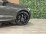 Volvo XC60 T8 AWD Recharge R-Design Pine Grey en vol! | Luchtvering | Trekhaak | Stoelventilatie | 360 Camera | Head-Up Display | Harman Kardon | Stoelmassage | Adaptieve Cruise Control | 21 Inch | Standkachel met Volvo On Call App |Stoelverwarming voor+achter | Stuurwielverwarming | Full LED meesturende koplampen | Pilot Assist | BLIS Dode Hoek Detectie | Elektrische voorstoelen geheugen | Nappa lederen bekleding | Zitting verlenging voorstoelen | Lederen dashboard | Gelamineerde/geluidwerende zijruiten | Schuifdak | Keyless Drive | Parkeersensoren voor+achter | Privacy Glass | Elektrisch bedienbare achterklep | DAB Radio | Apple Carplay/Andoid Auto | Pine Grey Metallic |