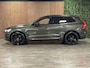 Volvo XC60 T8 AWD Recharge R-Design Pine Grey en vol! | Luchtvering | Trekhaak | Stoelventilatie | 360 Camera | Head-Up Display | Harman Kardon | Stoelmassage | Adaptieve Cruise Control | 21 Inch | Standkachel met Volvo On Call App |Stoelverwarming voor+achter | Stuurwielverwarming | Full LED meesturende koplampen | Pilot Assist | BLIS Dode Hoek Detectie | Elektrische voorstoelen geheugen | Nappa lederen bekleding | Zitting verlenging voorstoelen | Lederen dashboard | Gelamineerde/geluidwerende zijruiten | Schuifdak | Keyless Drive | Parkeersensoren voor+achter | Privacy Glass | Elektrisch bedienbare achterklep | DAB Radio | Apple Carplay/Andoid Auto | Pine Grey Metallic |