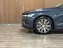 Volvo V60 T6 AWD Recharge Inscription Long Range Trekhaak | Adaptieve Cruise Control | Stoel en Stuurwielverwarming | Parkeercamera | Pilot Assist | Bestuurdersstoel elektrisch geheugen | Lederen bekleding | Zitting verlenging voorstoelen | 18 Inch | Keyless Drive | Parkeersensoren voor+achter | Elektrisch bedienbare achterklep | DAB Radio | Apple Carplay/Android Auto | Volvo On Call met mobiele App functie |