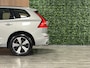 Volvo XC60 T6 AWD Recharge Ultra Dark | Trekhaak | All Season banden | 360° Camera | Head-Up Display | Harman Kardon | Stoelverwarming voor+achter | Stuurwielverwarming | Full LED Meesturende koplampen | Pilot Assist | BLIS Dode Hoek Detectie | Elektrische voorstoelen geheugen | Lederen bekleding | Zitting verlenging voorstoelen | Lederen dashboard | Schuifdak | 19 Inch | Google Infotainment | Keyless Drive | Parkeersensoren voor+achter | Elektrisch bedienbare achterklep | Draadloos telefoon opladen | DAB Radio | Apple Carplay/Android Auto | Volvo On Call met mobiele App functie | Silver Dawn Metallic |