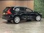 Volvo XC60 T8 AWD Recharge Momentum Pro | Trekhaak | Adaptieve Cruise Control | Schuifdak | Standkachel met Volvo On Call App | Stoelverwarming voor+achter | Stuurwielverwarming | Full LED Meesturende koplampen | Pilot Assist | BLIS Dode Hoek Detectie | Lederen bekleding | Zitting verlenging voorstoelen | 18 Inch | Keyless Drive | Privacy Glass | Elektrisch bedienbare achterklep | Alarm Klasse III | Apple Carplay/Android Auto |
