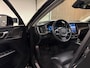Volvo XC60 T6 AWD Recharge Ultra Bright Head-Up Display | Harman Kardon | Adaptieve Cruise Control | Standkachel met Volvo On Call App | Stoelverwarming voor+achter | Stuurwielverwarming | Full LED meesturende koplampen | Pilot Assist | BLIS Dode Hoek Detectie | Parkeercamera | Elektrische voorstoelen geheugen | Lederen bekleding | Zitting verlenging voorstoelen | Lederen dashboard | 20 Inch | Schuifdak | Google Infotainment | Keyless Drive | Elektrisch bedienbare achterklep | Draadloos telefoon opladen | DAB Radio | Apple Carplay/Android Auto | Onyx Black Metallic |
