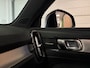 Volvo XC40 B4 Plus Dark Trekhaak | Harman Kardon | Bestuurdersstoel elektrisch geheugen | Stoel en Stuurwielverwarming | Adaptieve Cruise Control | Pilot Assist | BLIS Dode Hoek Detectie | Parkeercamera | Zitting verlenging voorstoelen | Passagiersstoel elektrisch | 18 Inch | Google Infotainment | Keyless Drive | Parkeersensroen voor+achter | Voorruitverwarming | Elektrisch bedienbare achterklep | DAB Radio | Apple Carplay/Android Auto | Draadloos telefoon opladen | Volvo On Call met mobiele App functie | Sage Green Metallic |