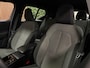 Volvo XC40 B4 Plus Dark Trekhaak | Harman Kardon | Bestuurdersstoel elektrisch geheugen | Stoel en Stuurwielverwarming | Adaptieve Cruise Control | Pilot Assist | BLIS Dode Hoek Detectie | Parkeercamera | Zitting verlenging voorstoelen | Passagiersstoel elektrisch | 18 Inch | Google Infotainment | Keyless Drive | Parkeersensroen voor+achter | Voorruitverwarming | Elektrisch bedienbare achterklep | DAB Radio | Apple Carplay/Android Auto | Draadloos telefoon opladen | Volvo On Call met mobiele App functie | Sage Green Metallic |