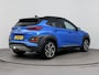 Hyundai Kona 1.6 GDI HEV PREMIUM | TWO TONE | TREKHAAK | ALL SEASONS | PRIVACY GLASS | 18'' LM VELGEN | LEDER | CLIMA | CRUISE | CAMERA | STUUR- & STOELVERWARMING | HYBRID | AUTOMAAT |