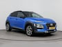 Hyundai Kona 1.6 GDI HEV PREMIUM | TWO TONE | TREKHAAK | ALL SEASONS | PRIVACY GLASS | 18'' LM VELGEN | LEDER | CLIMA | CRUISE | CAMERA | STUUR- & STOELVERWARMING | HYBRID | AUTOMAAT |