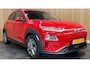 Hyundai Kona Electric EV Premium 64 kWh|GROTE ACCU|FACELIFT|3-FASE|HUD|LEDER|ACC|KRELL|STUURVERW|STOELVERW V+A|STOELVENT.|CAMERA|CARPLAY|NL