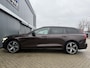 Volvo V60 2.0 T8 Twin Engine AWD Inscription Dealer onderhouden, trekhaak, 4 seizoensbanden, pano, plug-in hybrid BOMVOL!!