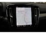 Volvo XC40 Recharge P8 AWD R-Design / Trekhaak / Camera / Keyless / Harman Kardon / 19'' / Half leder / Stuur+Stoelverwarming / DAB / Dodehoek / ACC