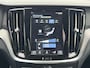 Volvo V60 2.0 B4 R-Design| Elektr. Sportstoelen | 19inch LMV | Trekhaak | Camera | Climate Pack | Pilot Assist | Carplay - Android