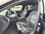 Volvo V60 2.0 B4 R-Design| Elektr. Sportstoelen | 19inch LMV | Trekhaak | Camera | Climate Pack | Pilot Assist | Carplay - Android