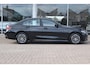 BMW 3-Serie 316d 116pk AUT Business Edition | Navigatie | Camera | Sportstoelen | PDC