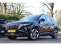 Hyundai Tucson 1.6 T-GDI PHEV Premium 4WD | Demo Deal: 299,- p/m !! | NL-AUTO! | 1 EIGENAAR! | LEDER | ADAPTIVE CRUISE | 19" LMV | MEMORY SEATS | WINTERPACK | EL. ACHTERKLEP | PRACHTIGE STAAT!