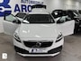 Volvo V40 Cross Country 1.5 T3 Dynamic Edition, dealer onderhouden