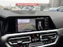 BMW 3-Serie Touring 320e M Sport Laser Licht Trekhaak Stuurwielverwarming Carplay Achteruitrijcamera Keyless Entry