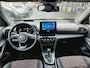 Toyota Yaris Cross 1.5 Hybrid Executive STOELVERW PARK-SENSOREN BLIND-SPOT JBL-AUDIO KEYLESS 18"LM-VELGEN AD-CRUISE APPLE/ANDROID NAVI ELEK-ACHTERKLEP DRAADLOOS-LADEN