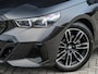 BMW 5-Serie Touring 530e xDrive · M-Sport · Shadow Line · Panoramadak · Harman/Kardon · 360 Camera · Comfort Access · Stoel- en Stuurverwarming · Active Cruise · Ambiance · El. trekhaak