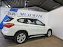 BMW X1 sDrive18i High Executive / Pano / LED