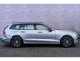 Volvo V60 2.0 T6 Plug-in hybrid AWD Plus Dark | Adaptieve Cruise Control | Trekhaak | Stoel + Stuurverwarming | 360 Camera | Sportstoelen | Harman Kardon Audio | BLIS Dodehoek Detectie |