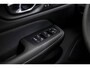 Volvo V60 2.0 T6 Plug-in hybrid AWD Plus Dark | Adaptieve Cruise Control | Trekhaak | Stoel + Stuurverwarming | 360 Camera | Sportstoelen | Harman Kardon Audio | BLIS Dodehoek Detectie |