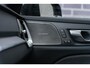 Volvo V60 2.0 T6 Plug-in hybrid AWD Plus Dark | Adaptieve Cruise Control | Trekhaak | Stoel + Stuurverwarming | 360 Camera | Sportstoelen | Harman Kardon Audio | BLIS Dodehoek Detectie |