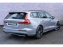 Volvo V60 2.0 T6 Plug-in hybrid AWD Plus Dark | Adaptieve Cruise Control | Trekhaak | Stoel + Stuurverwarming | 360 Camera | Sportstoelen | Harman Kardon Audio | BLIS Dodehoek Detectie |