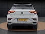 Volkswagen T-Roc 1.5 TSI R-Line | Pano dak | Camera | Stoelverwarming | Navigatie | 19" | ACC |